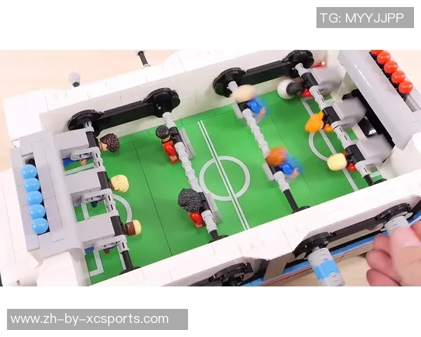 用乐高拼出球场传奇 打造桌上足球中的足球巨星
